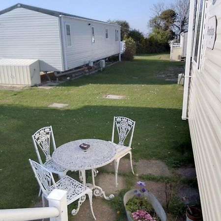 Private Caravan Situated At Parkdean Holiday Resort St Margaret'S At Cliffe Number 18 외부 사진