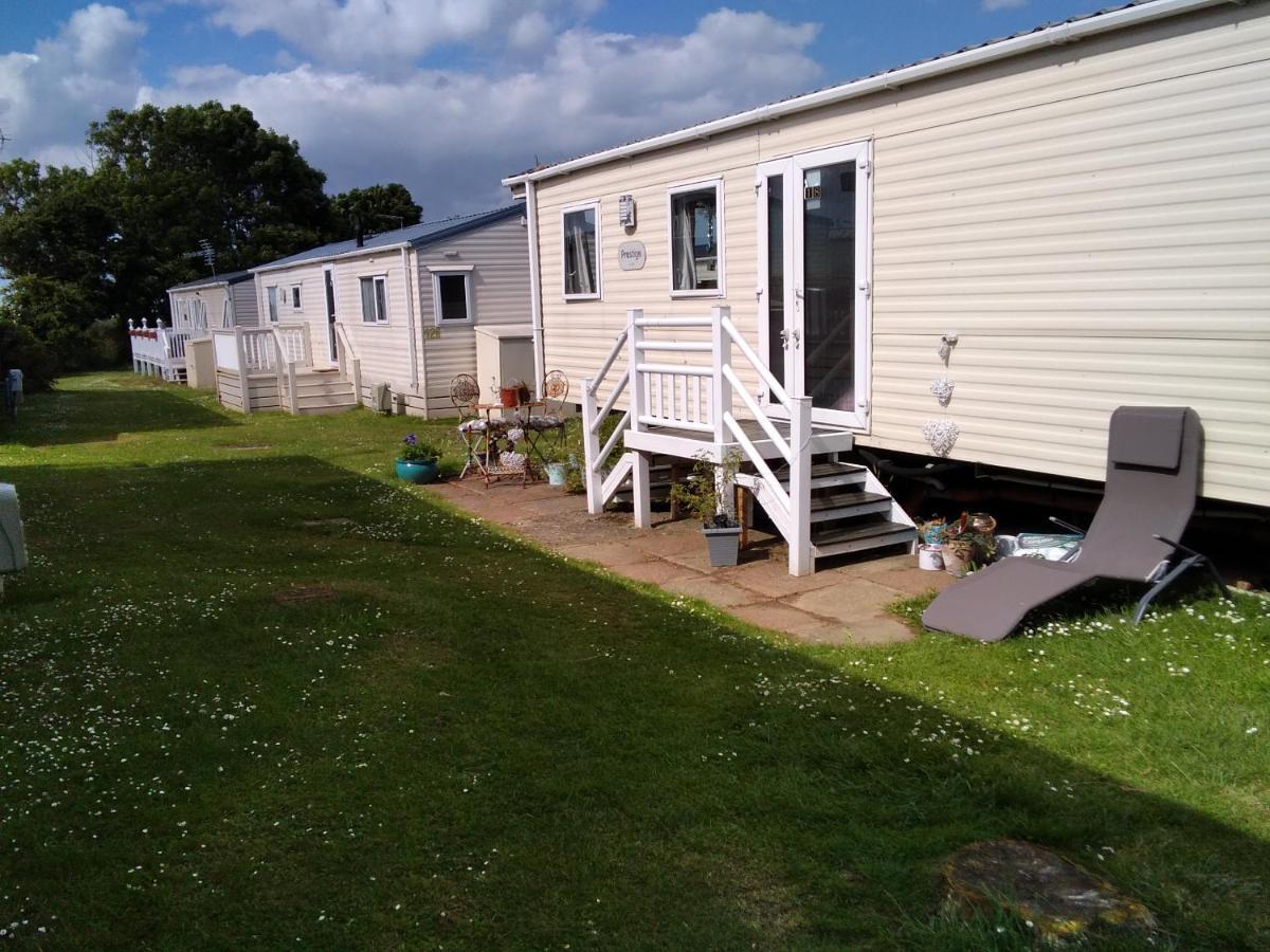 Private Caravan Situated At Parkdean Holiday Resort St Margaret'S At Cliffe Number 18 외부 사진