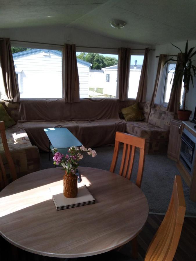 Private Caravan Situated At Parkdean Holiday Resort St Margaret'S At Cliffe Number 18 외부 사진